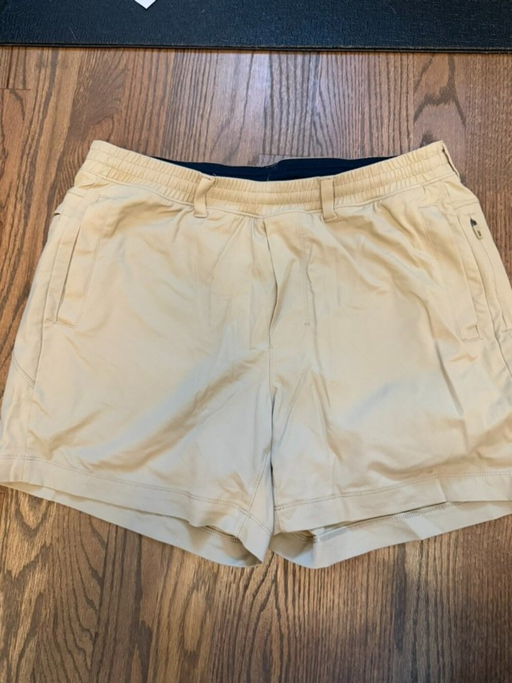 Birddogs Men’s Large Khaki 6” Inseam Lined Performance Shorts
